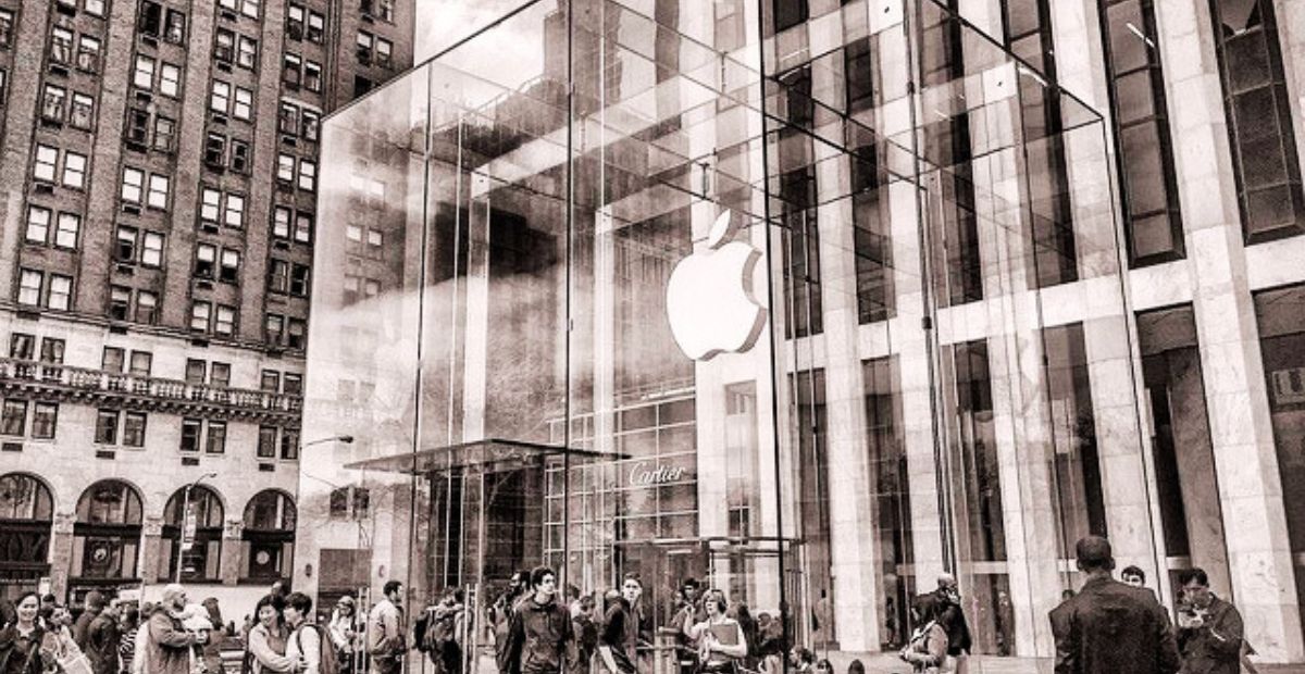 Market Analysis of Apple Strategic Analysis Hub